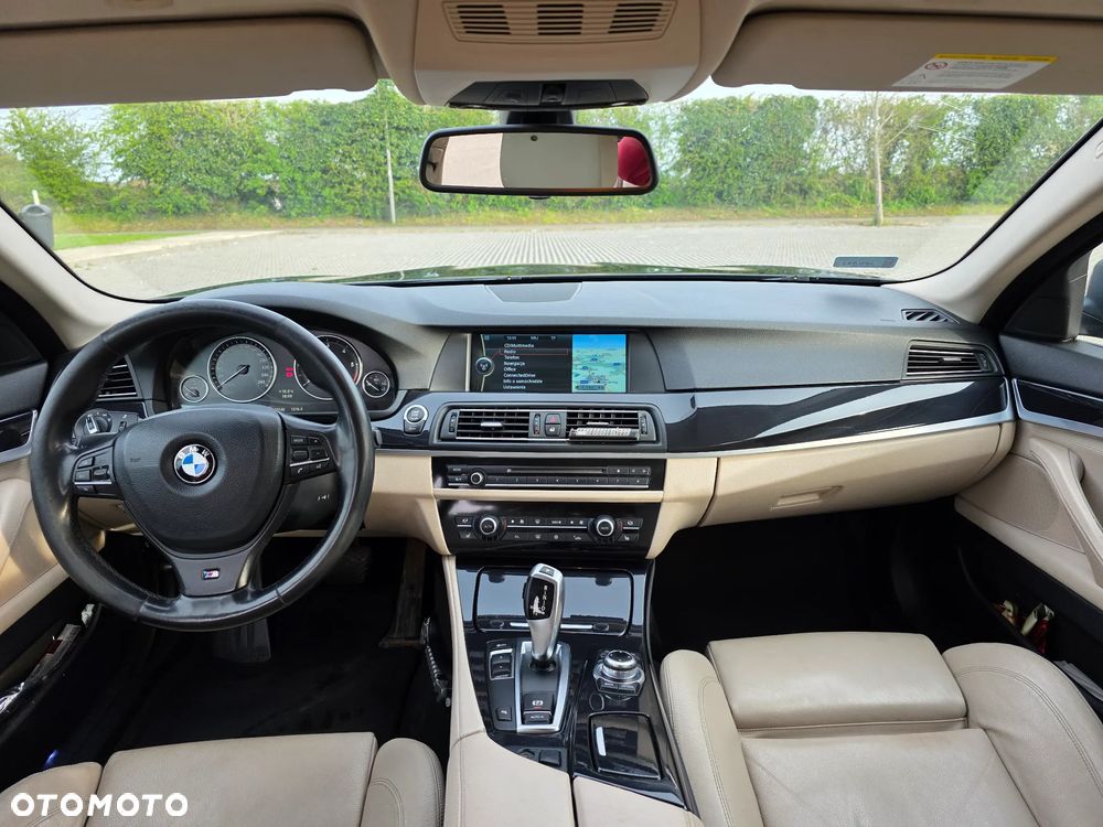 BMW Seria 5 520d xDrive - 14