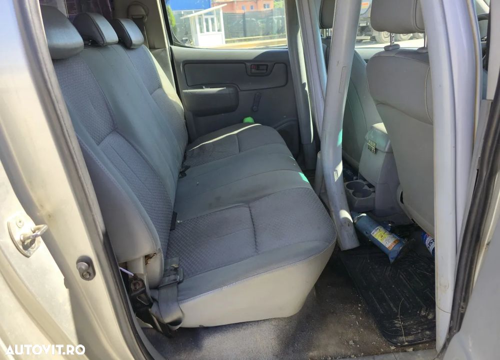Toyota Hilux 4x4 Double Cab - 9
