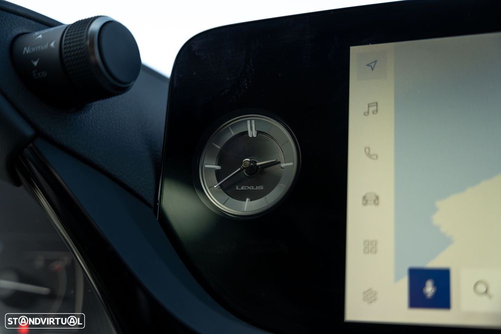 Lexus ES 300h Sport - 22