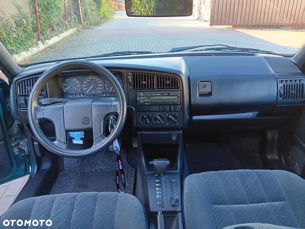 Volkswagen Passat - 13