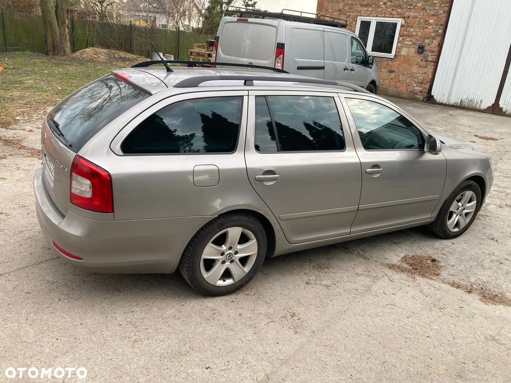Skoda Octavia 1.6 TDI Elegance DSG - 4