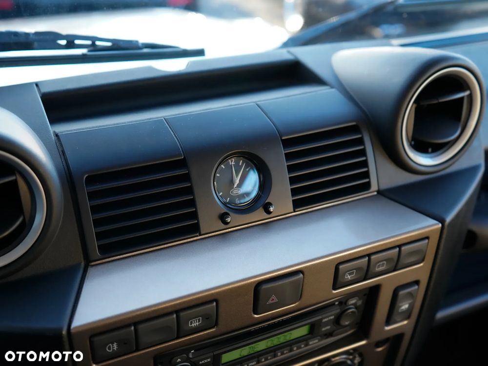 Land Rover Defender 2.4 TD4 HCPU S - 17