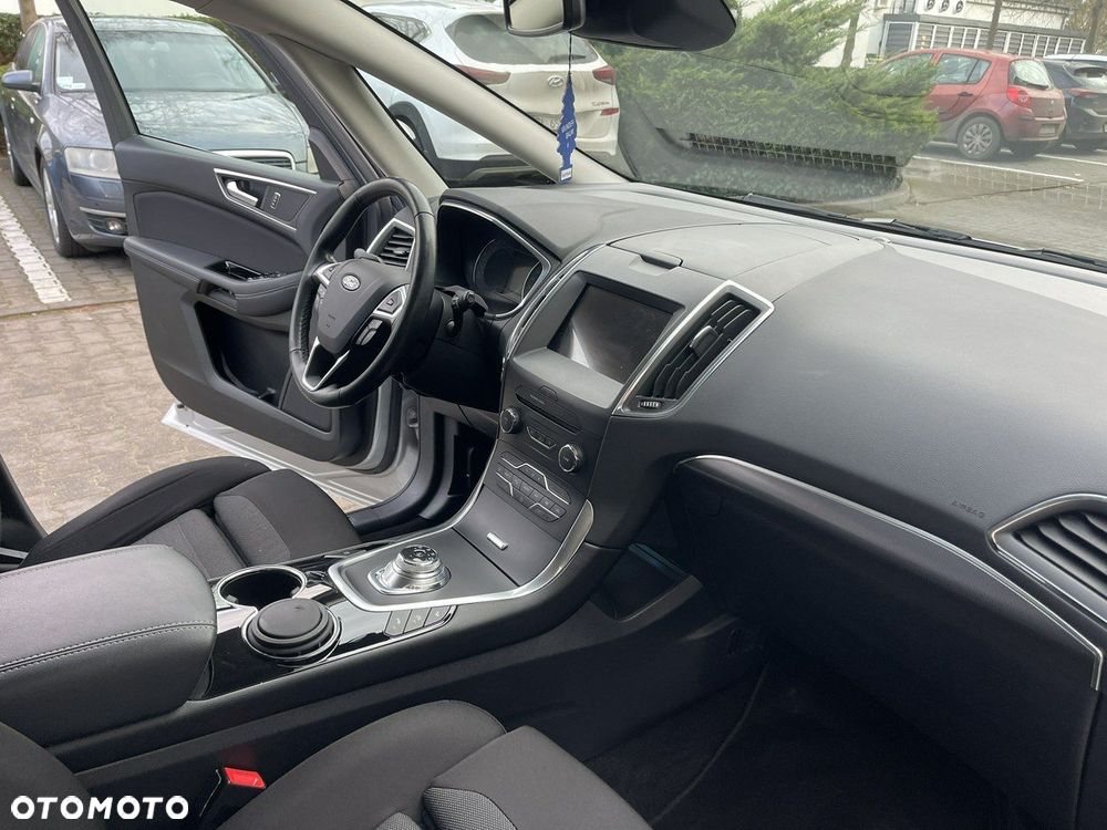 Ford S-Max - 28