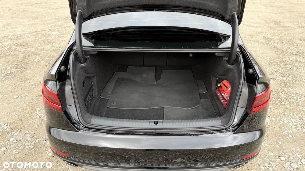 Audi A4 Limousine - 21