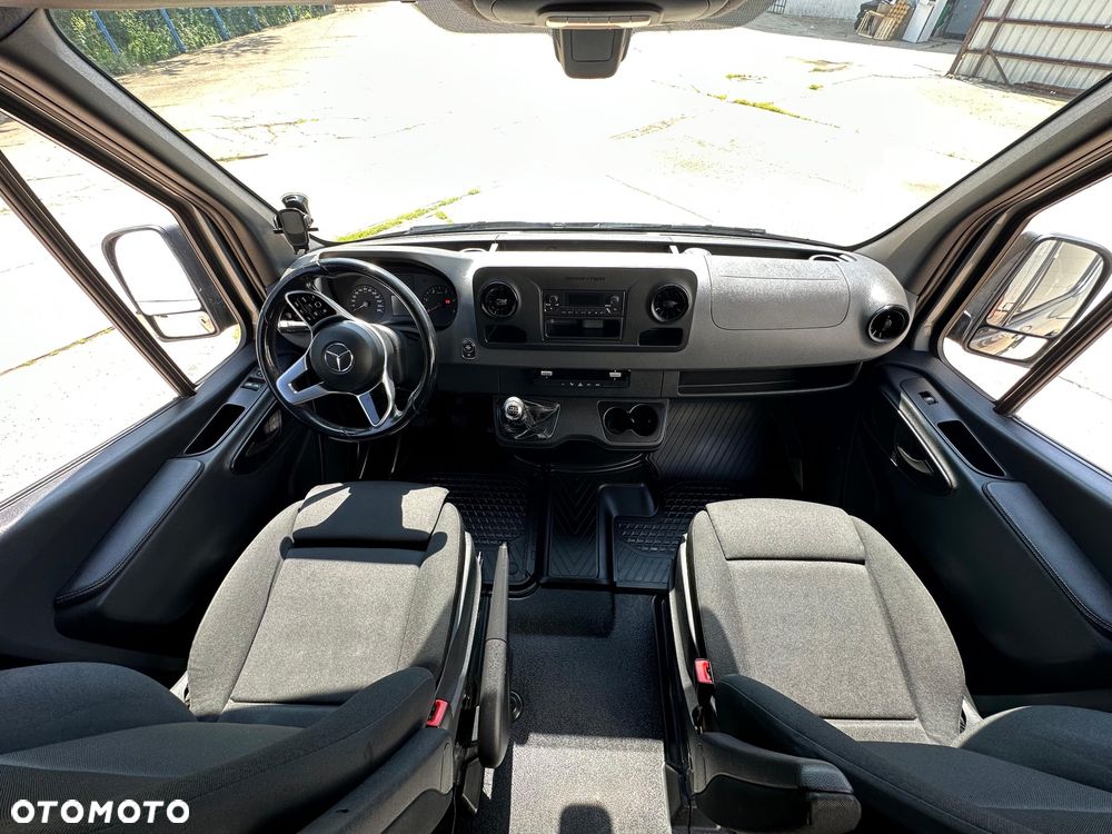 Mercedes-Benz Sprinter - 8