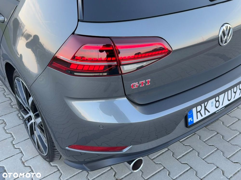 Volkswagen Golf GTI (BlueMotion Technology) DSG Performance - 17