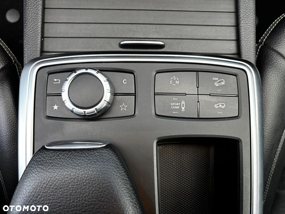 Mercedes-Benz ML 250 BlueTEC 4MATIC 7G-TRONIC - 35