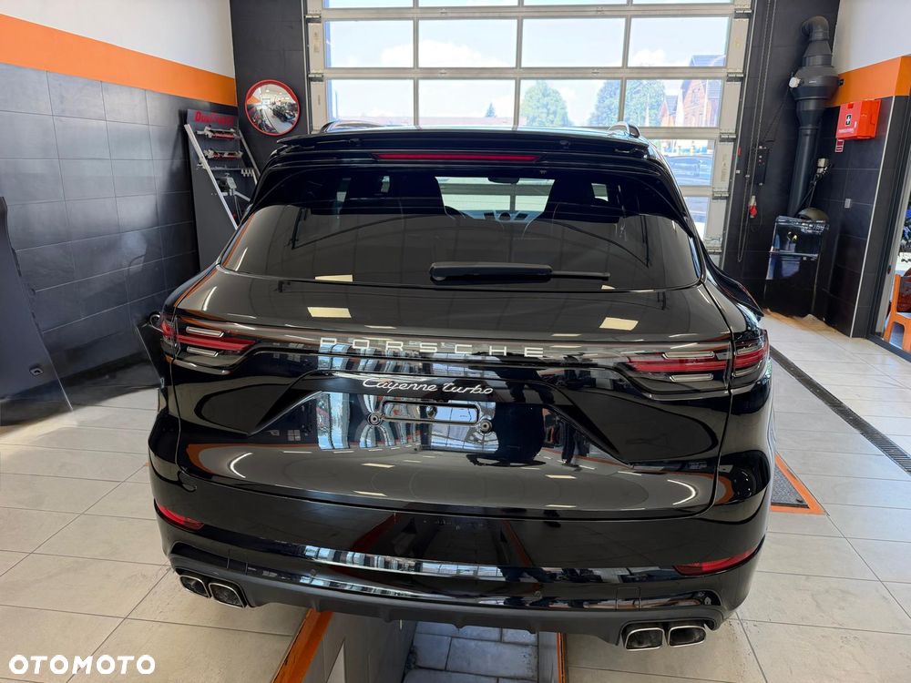 Porsche Cayenne - 4