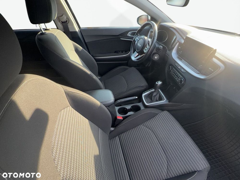 Kia Ceed 1.5 T-GDI M - 12