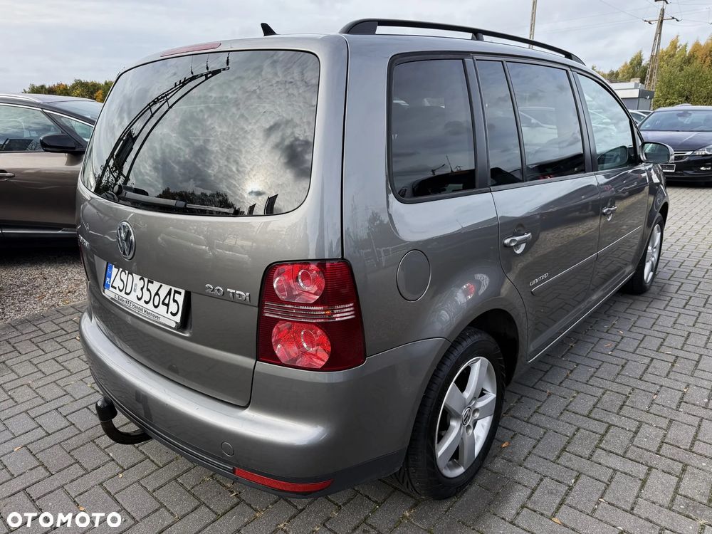 Volkswagen Touran 2009 photo 4