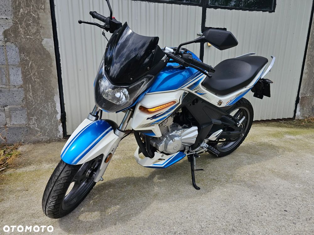 Junak Inny - 1