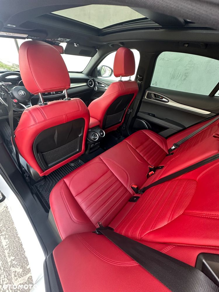 Alfa Romeo Stelvio 2.0 Turbo 16V AT8-Q4 Veloce - 18