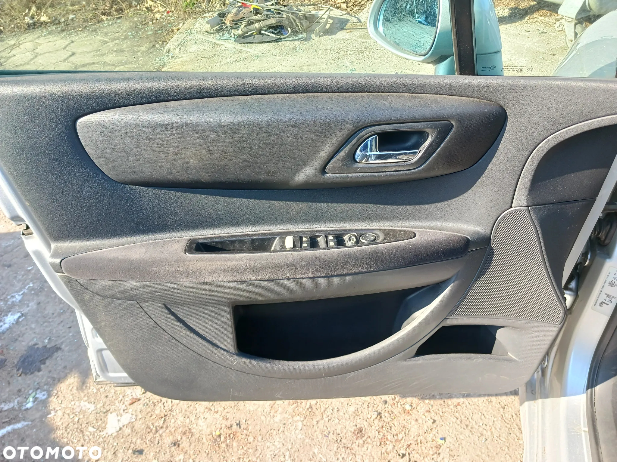 Citroen C4 I 04-10 silnik 1.6 HDI 90Km 109KM wtryski drzwi klapa tył błotnik EZR szyba maglownica panel schowek przełącznik fotel belka zacisk felgi klamka zamek lusterko podszybie osłona wyświetlacz WSZYSTKIE NA CZĘŚCI - 13