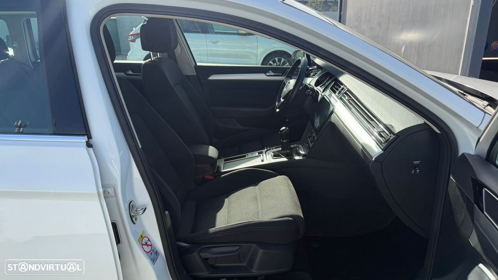 VW Passat Variant 1.6 TDI Highline - 18