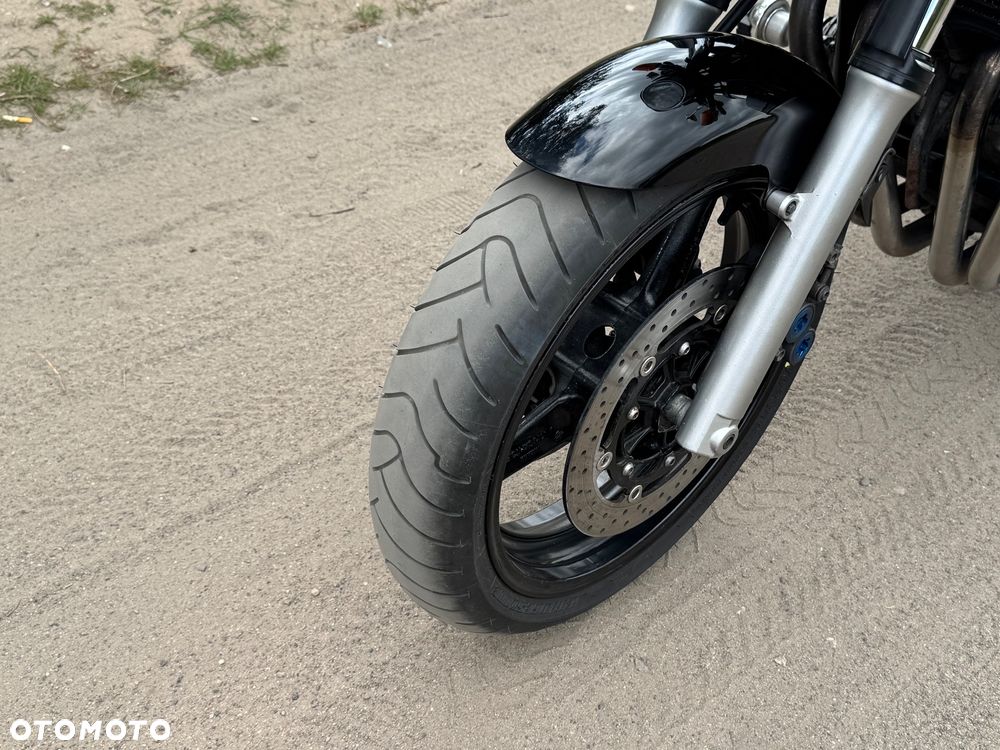 Yamaha XJR - 16