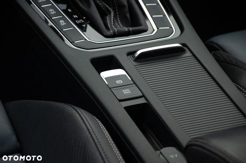 Volkswagen Passat 2.0 TDI SCR 4Motion DDG Highline - 37