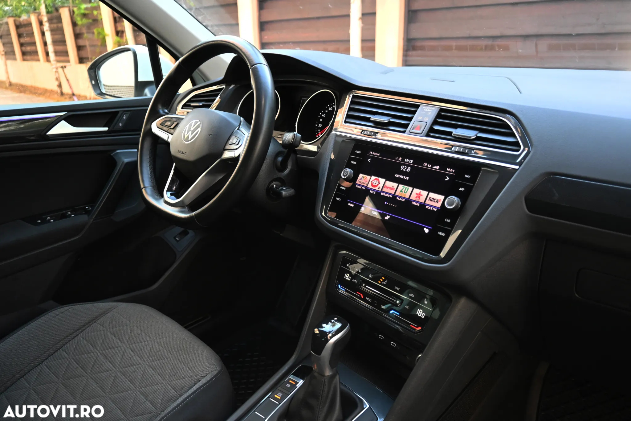 Volkswagen Tiguan 2.0 TDI SCR DSG 4Motion Elegance - 27