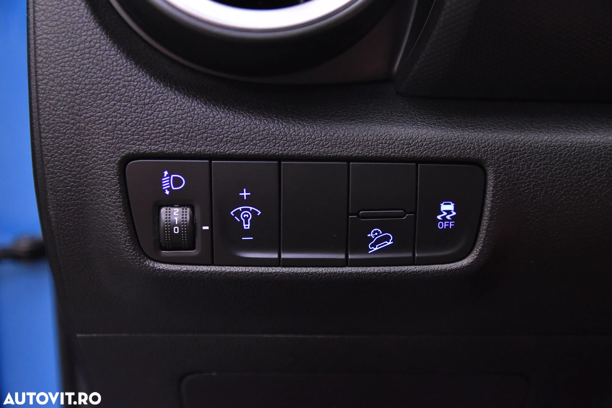 Hyundai KONA - 15