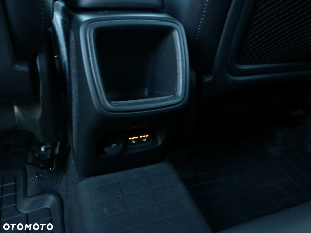 Volvo XC 40 D3 AWD Geartronic Momentum Pro - 14