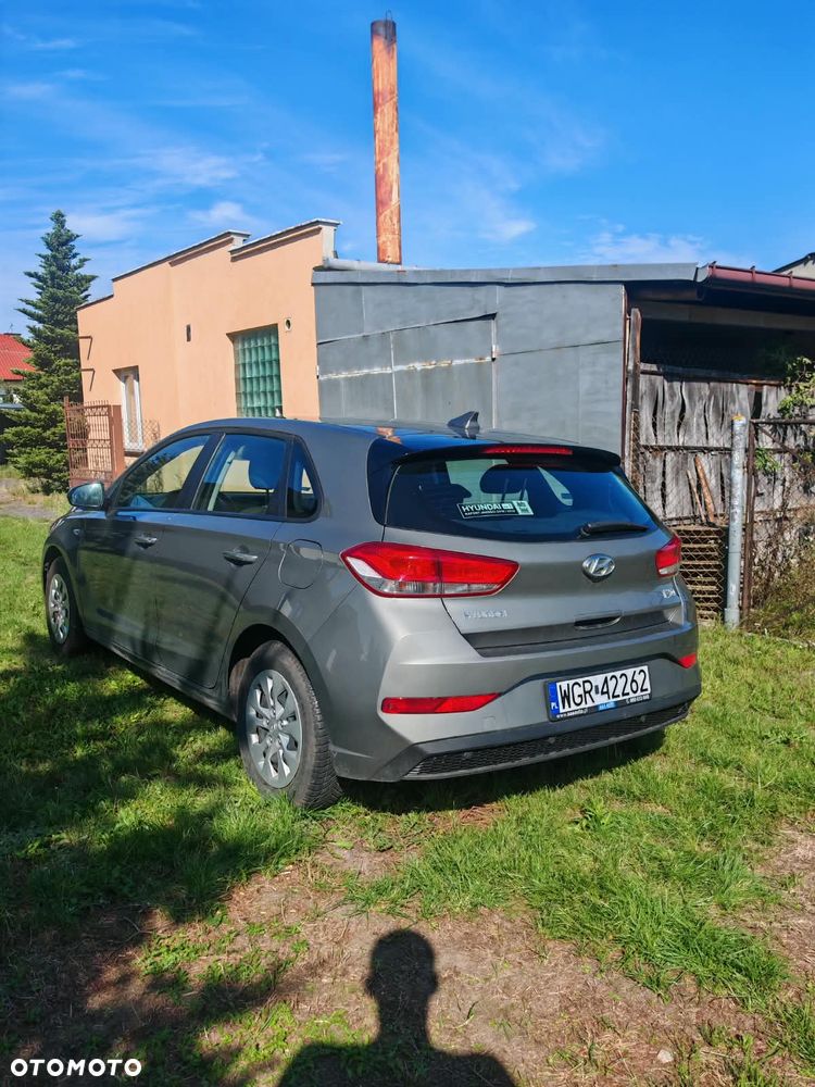 Hyundai i30 1.5 DPI Classic + - 7