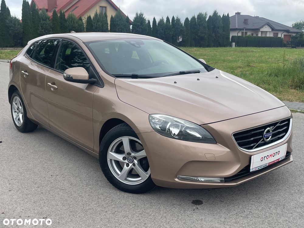 Volvo V40 D2 Momentum - 3