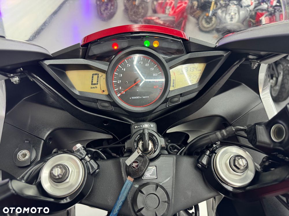 Honda VFR - 24