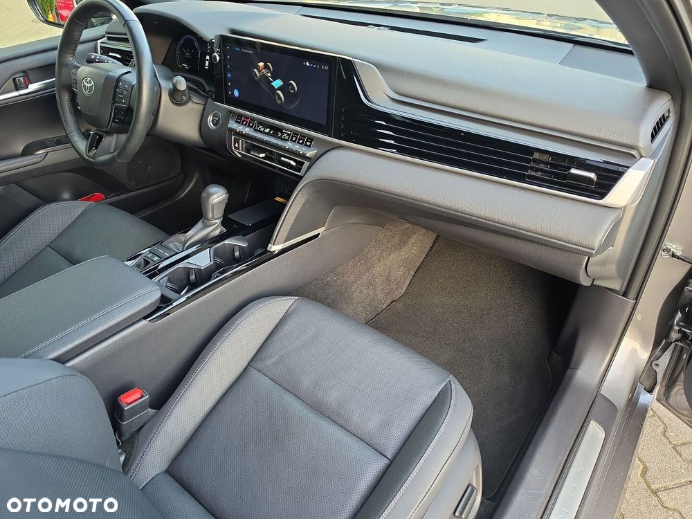 Toyota Camry - 16