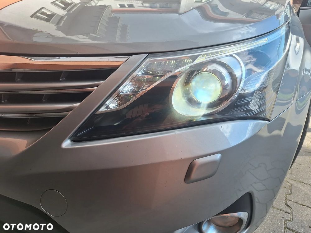 Toyota Avensis 1.8 Sol plus NAVI - 23