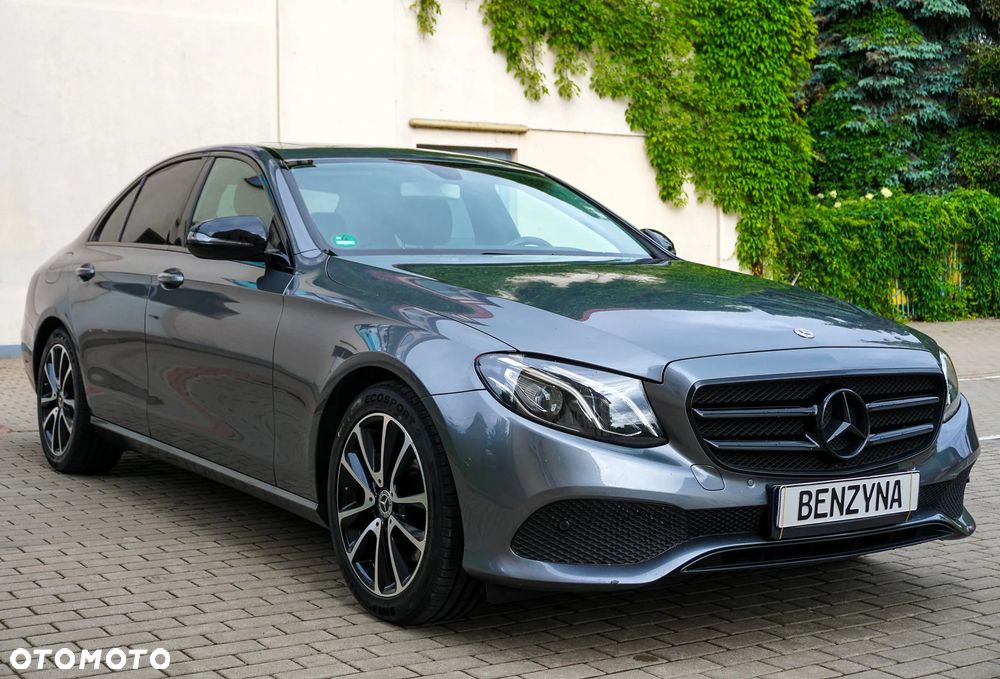 Mercedes-Benz Klasa E 200 CGI BlueEFFICIENCY Automatik Avantgarde - 17