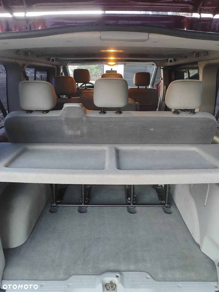 Opel Vivaro Tour - 11