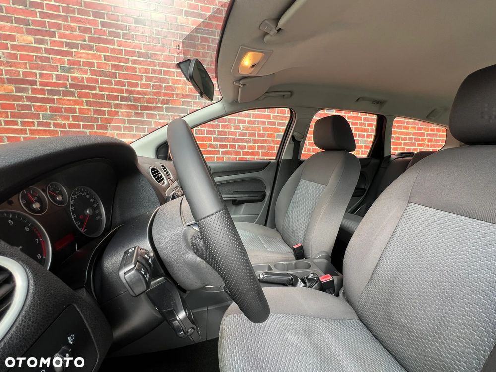 Ford Focus - 13