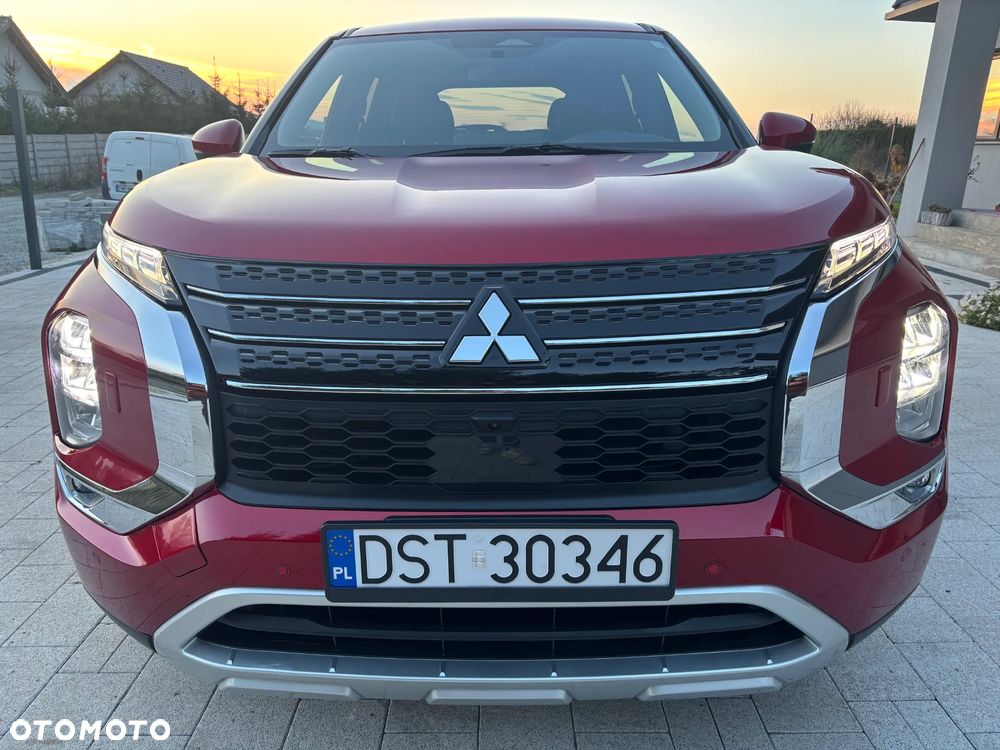 Mitsubishi Outlander - 2