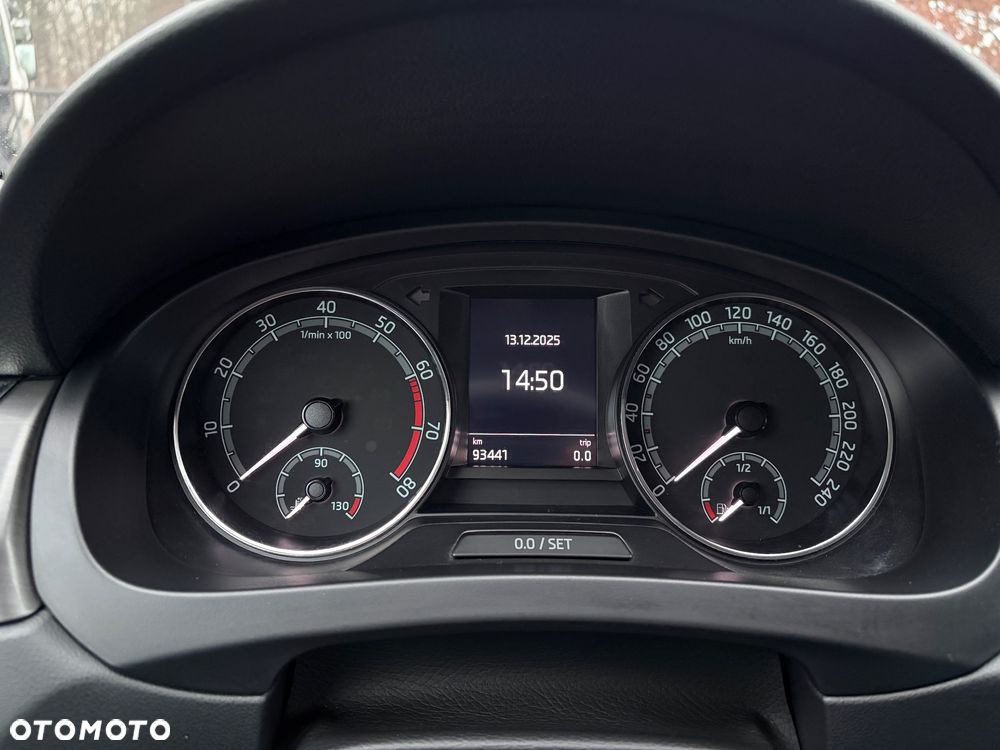 Skoda RAPID 1.0 TSI Style - 30