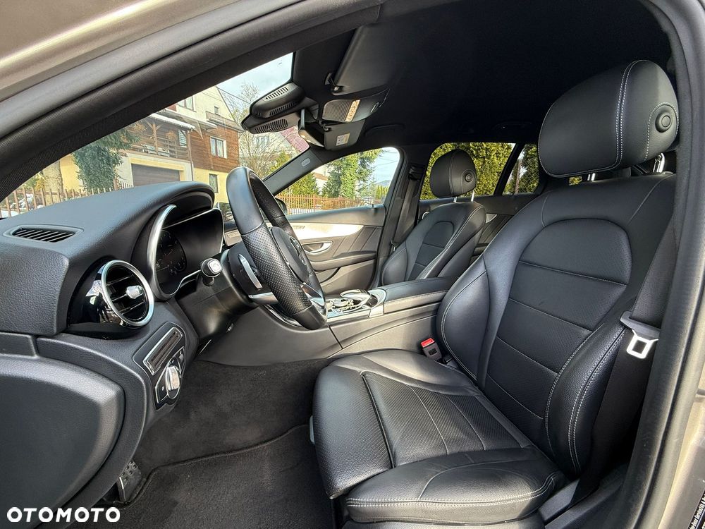 Mercedes-Benz Klasa C 180 9G-TRONIC AMG Line - 17