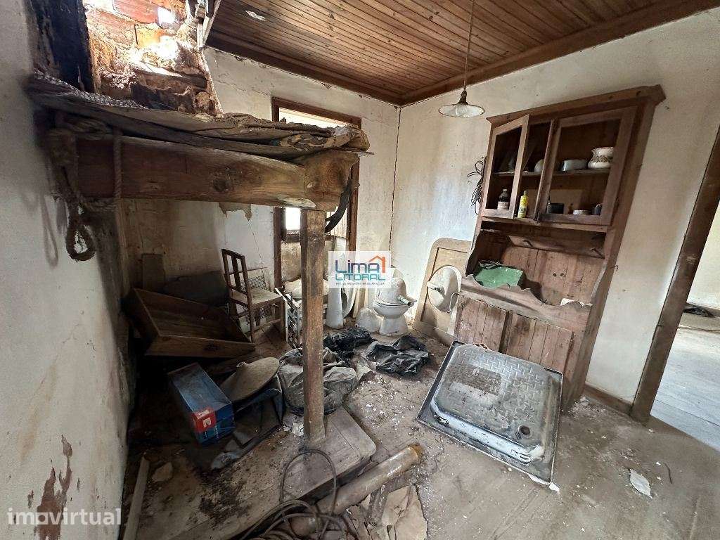 Moradia para reconstruir com terreno - Caldelas - Carangujeira - Grande imagem: 5/17