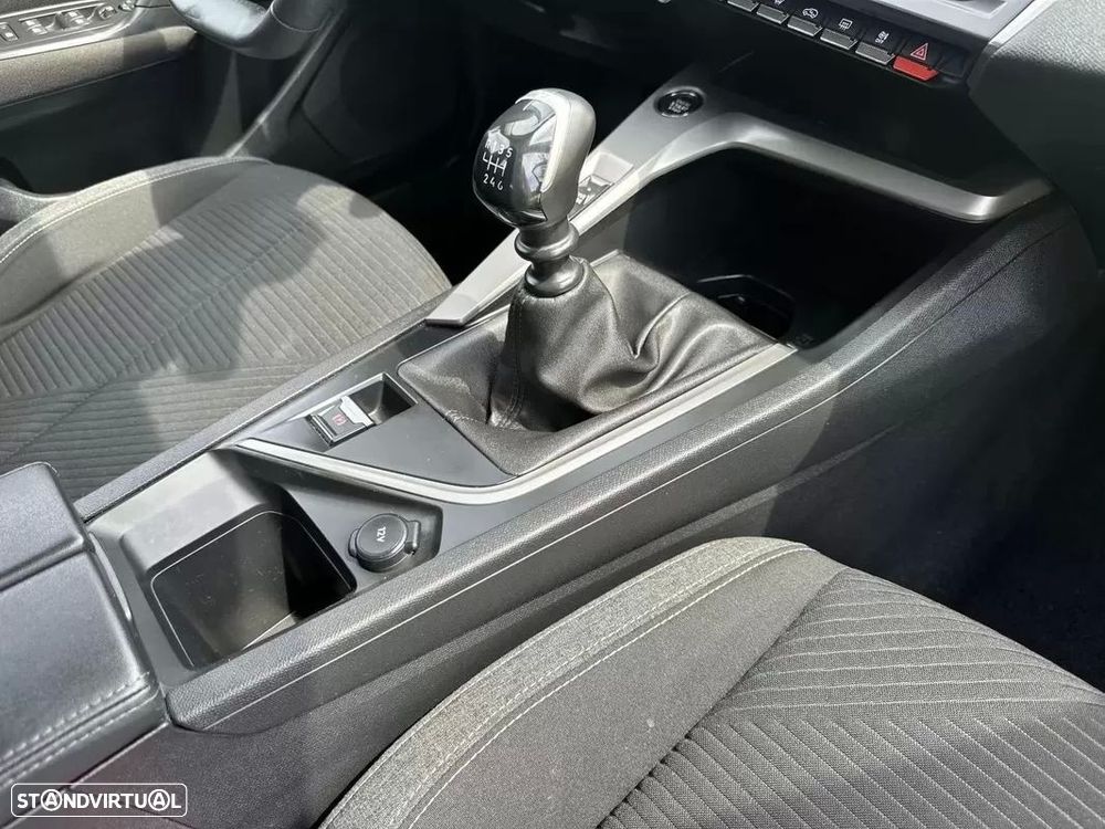 Peugeot 308 1.2 PureTech Business Line - 57