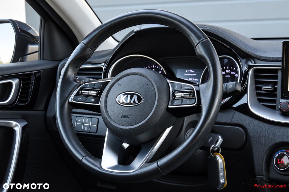 Kia Ceed - 30