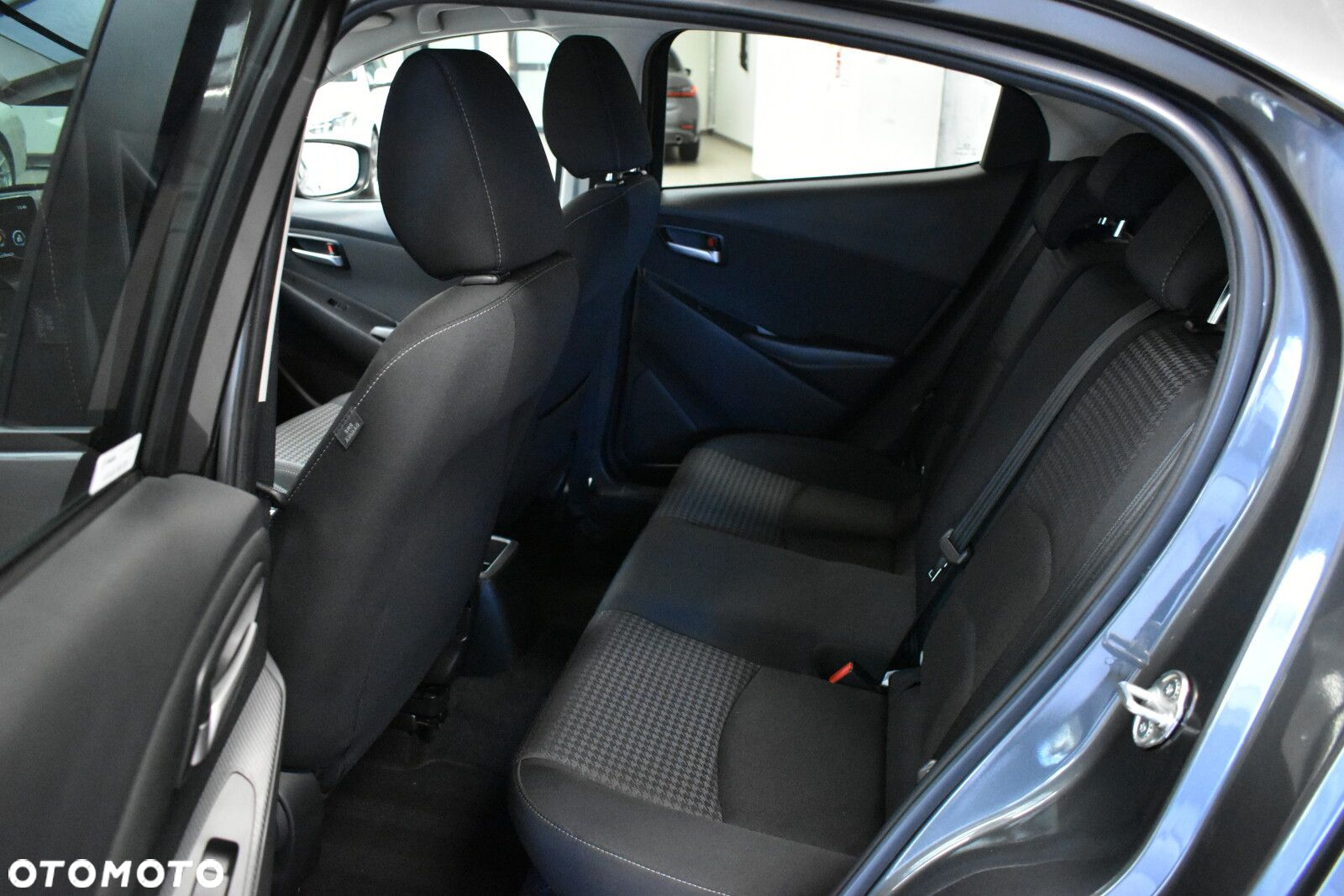 Mazda 2 - 18