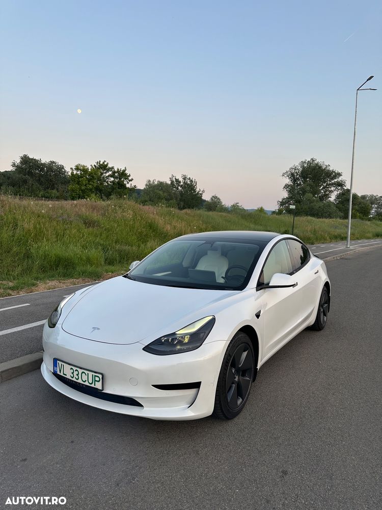 Tesla Model 3 - 2