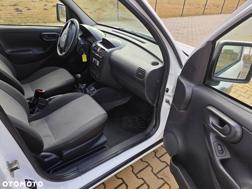 Opel Combo - 17