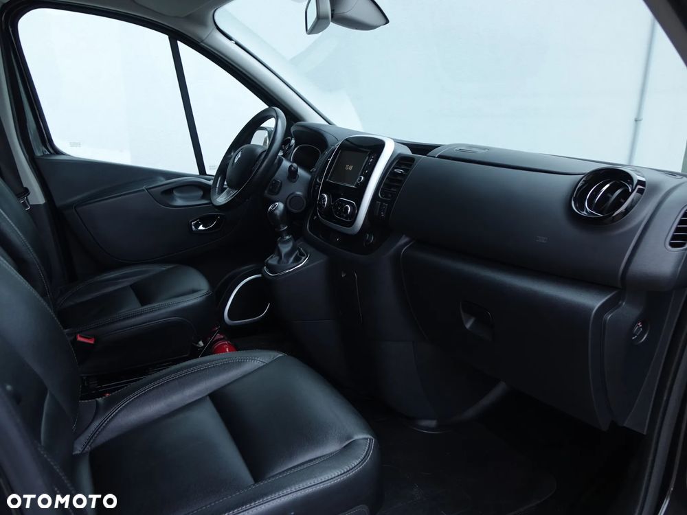 Renault Trafic Grand 1.6 dCi - 11