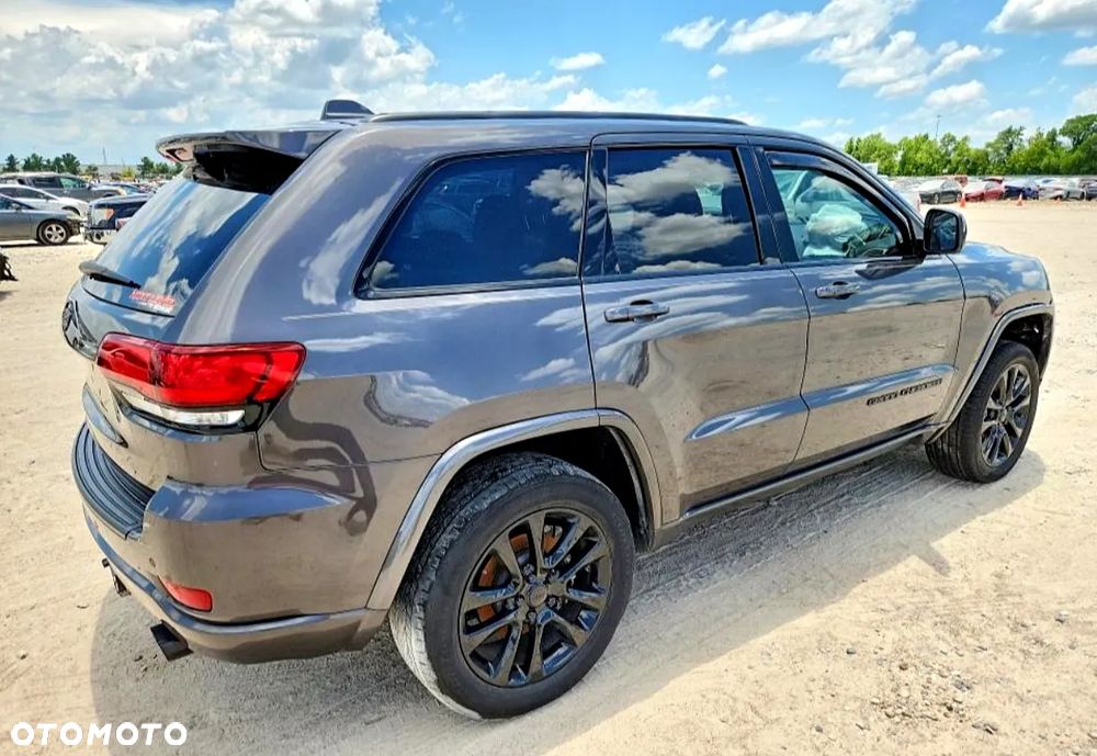 Jeep Grand Cherokee - 4