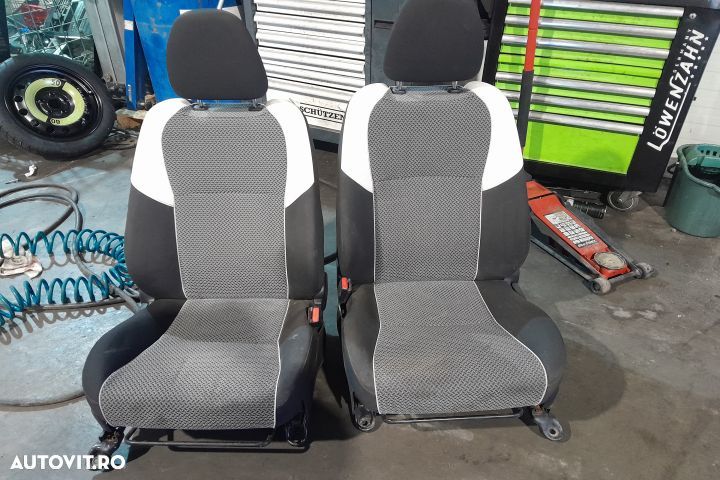 Scaun fata dreapta Toyota Yaris XP130 [2011 - 2014] Hatchback 5-usi 1 - 1