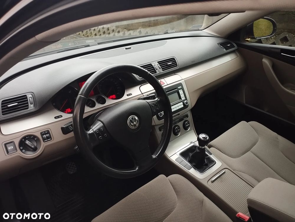 Volkswagen Passat 2.0 TDI DPF Comfortline - 13