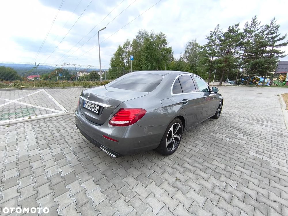 Mercedes-Benz Klasa E 220 d 9G-TRONIC AMG Line - 5