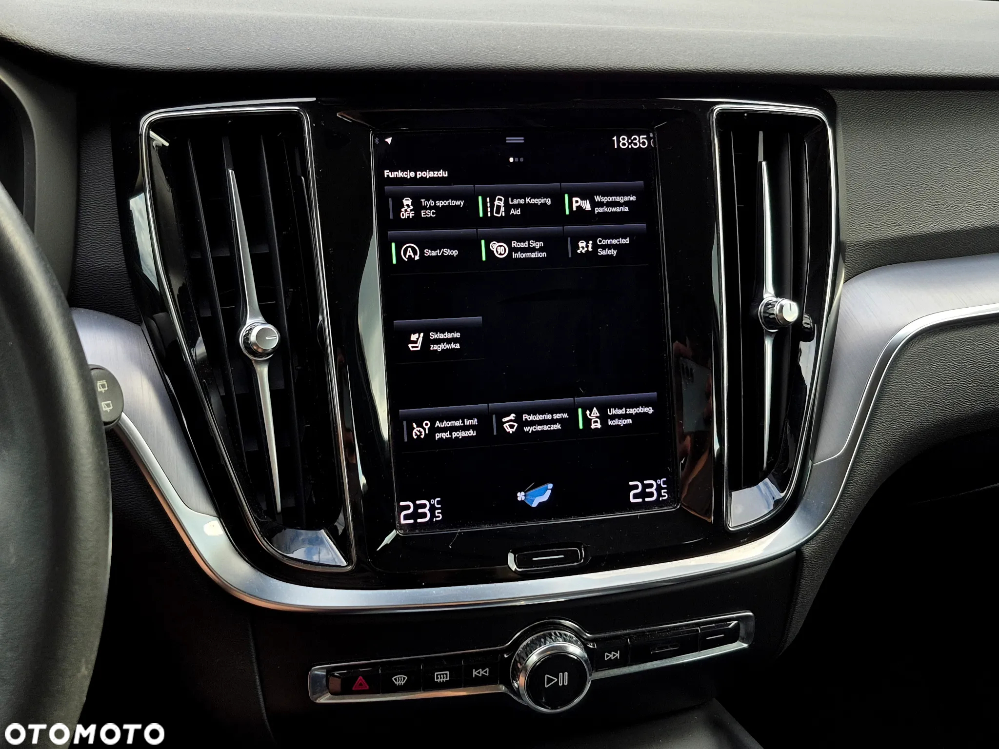 Volvo V60 Cross Country Plus B5 B AWD - 19