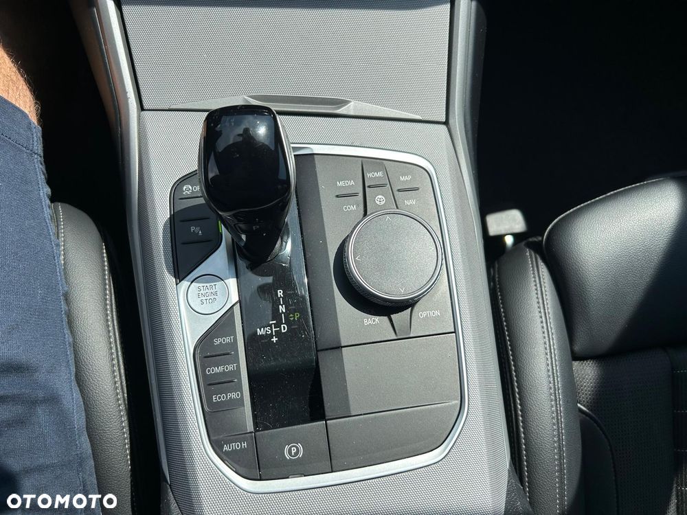 BMW Seria 3 320d xDrive M Sport sport - 37