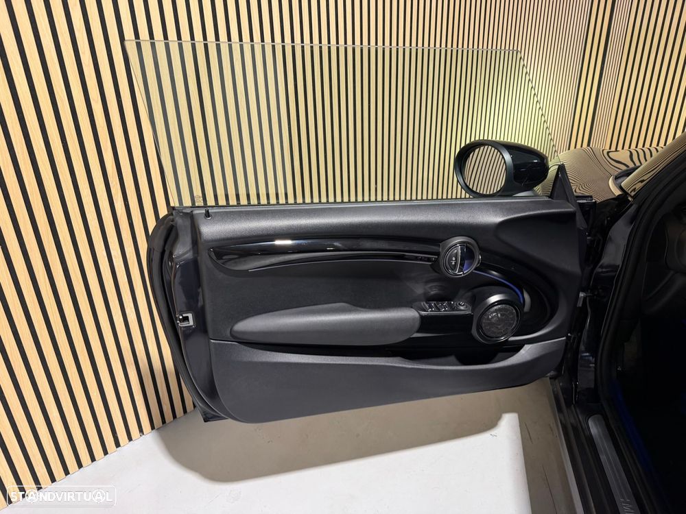 MINI Cabrio Cooper Premium Essential Auto - 26