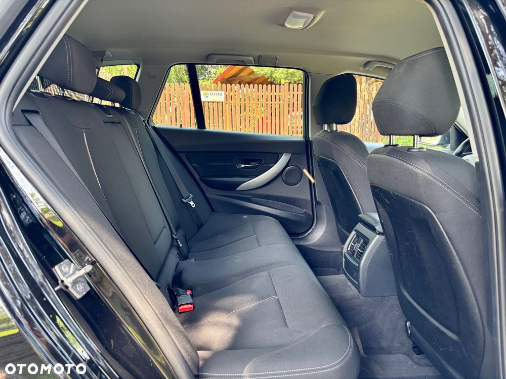 BMW Seria 3 316i Modern Line - 32