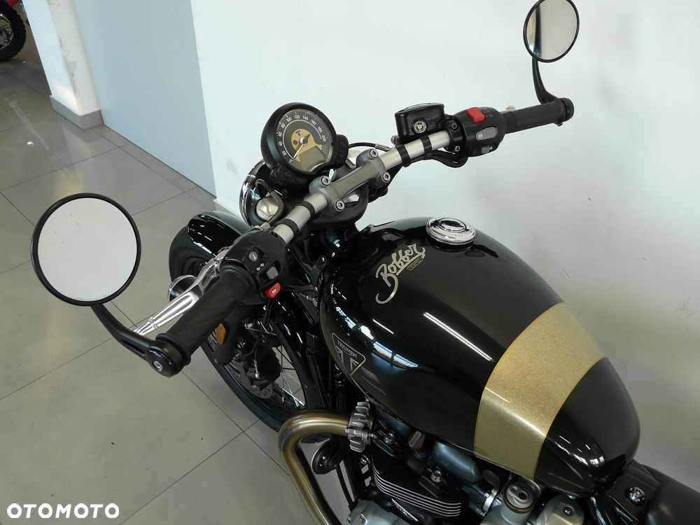 Triumph Bonneville Bobber - 16